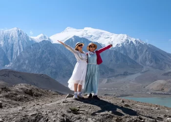 Xinjiang’s Tourism Boom: 300 Million Visitors Flock to China’s Most Controversial Regios